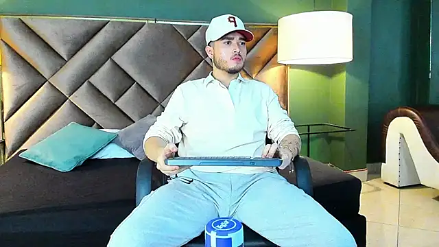 Salvattore Muller online show from February 2026 06:12:02 AM