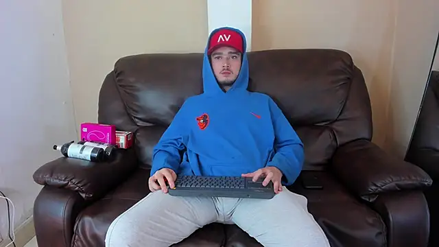 Salvattore Muller online show from April 2026 10:04:01 PM