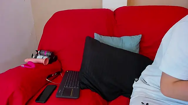 Salvattore Muller online show from April 2026 07:17:01 PM