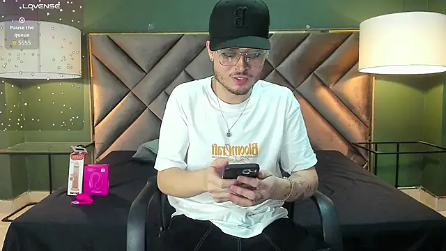 Salvattore Muller online show from February 2026 11:32:02 AM