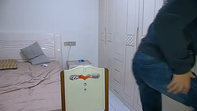 Chocolates-001 online show from March 2026 10:07:02 AM