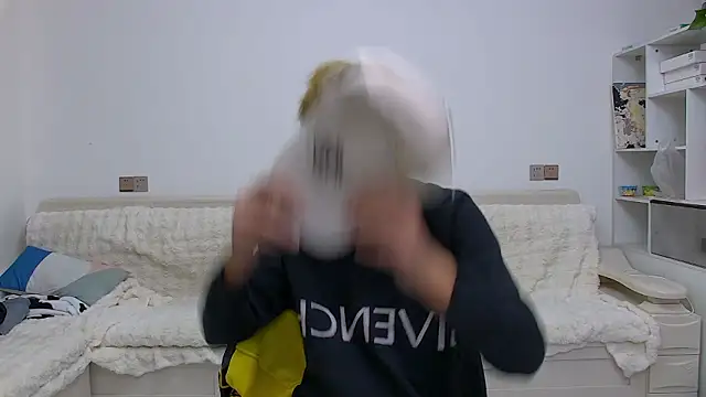 Chocolates-001 online show from February 2026 11:01:02 AM