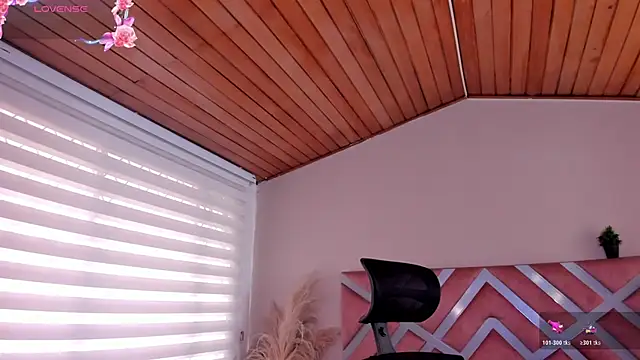 ella  olmos online show from June 2026 01:55:02 PM