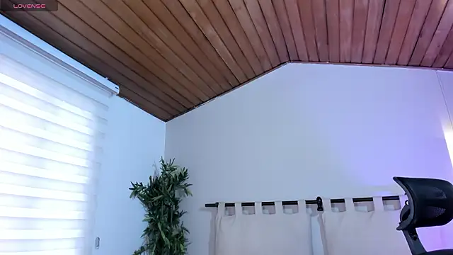 ella  olmos online show from March 2026 02:50:02 PM