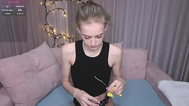 kittie like18 online show from June 2026 12:33:02 AM