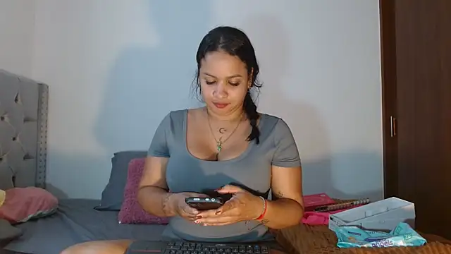 celeneortii online show from April 2026 09:16:01 PM