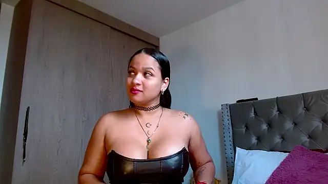 celeneortii online show from April 2026 05:17:02 PM