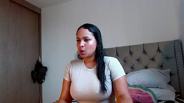 celeneortii online show from April 2026 09:07:02 PM