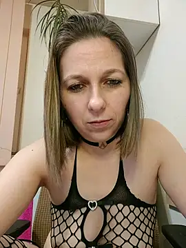 AdaJoy online show from April 2026 10:57:02 PM