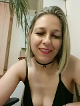 Snapshot of AdaJoy chatting on May 2026 10:24:02 PM AdaJoy online show from May 2026 10:24:02 PM