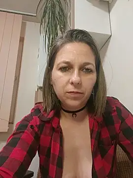 Snapshot of AdaJoy chatting on April 2026 08:48:01 PM AdaJoy online show from April 2026 08:48:01 PM