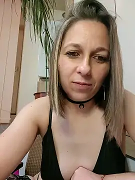 Snapshot of AdaJoy chatting on May 2026 10:15:02 PM AdaJoy online show from May 2026 10:15:02 PM