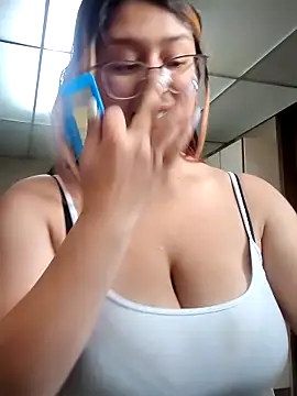 TatiJx Pink online show from February 2026 11:41:01 AM