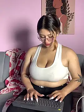 TatiJx Pink online show from February 2026 01:00:02 PM