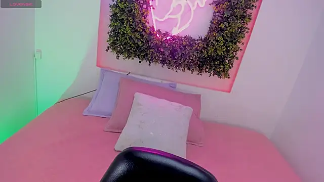 Itzel Geneva online show from February 2026 11:54:01 AM