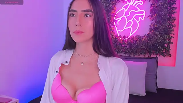 Itzel Geneva online show from February 2026 12:26:01 PM