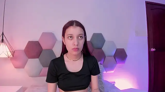 TessaMonroee online show from March 2026 06:15:02 PM