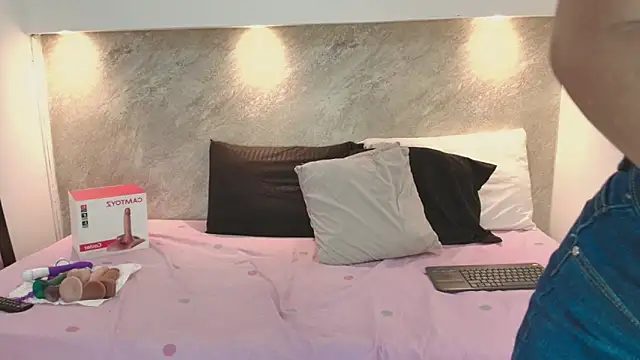 Emmy lander1 online show from March 2026 04:57:02 AM