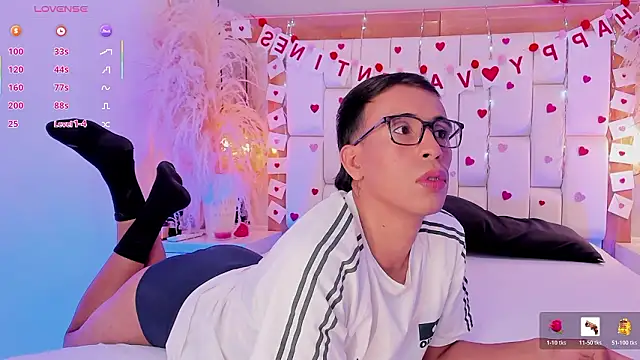 Mr aronnn  online show from February 2026 03:29:02 AM