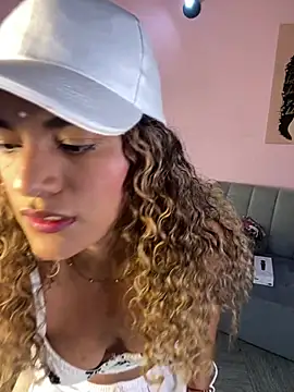 Snapshot of AngelPinkk_ chatting on March 2026 09:24:02 PM AngelPinkk online show from March 2026 09:24:02 PM