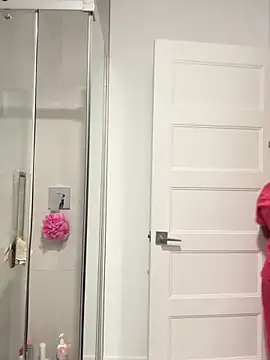 icelyne 2001 online show from March 2026 03:30:02 AM