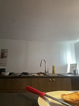 icelyne 2001 online show from February 2026 04:29:02 PM