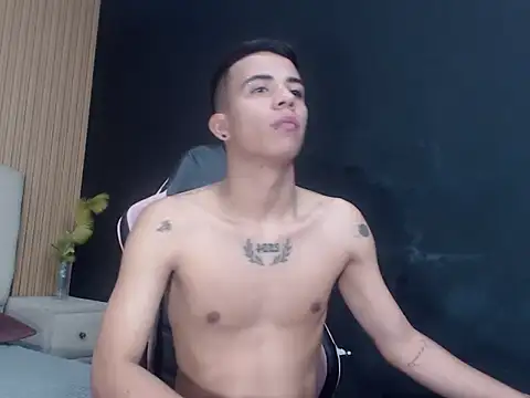 Snapshot of MaximoGrayy chatting on January 2026 06:44:02 PM MaximoGrayy online show from January 2026 06:44:02 PM