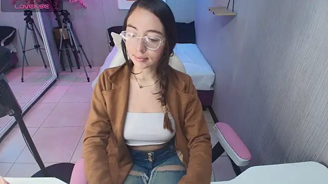 Veronica miiller online show from June 2026 07:08:01 PM