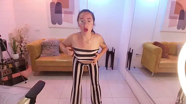 Veronica miiller online show from May 2026 07:20:02 PM