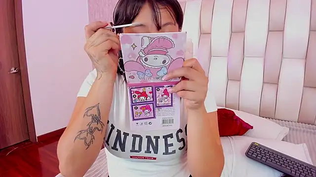 Adhara Vil online show from February 2026 08:00:01 PM