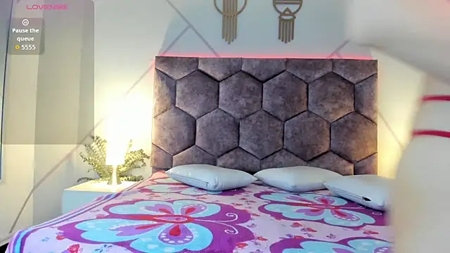 Snapshot of valeria_becket chatting on February 2026 08:09:01 PM valeria becket online show from February 2026 08:09:01 PM