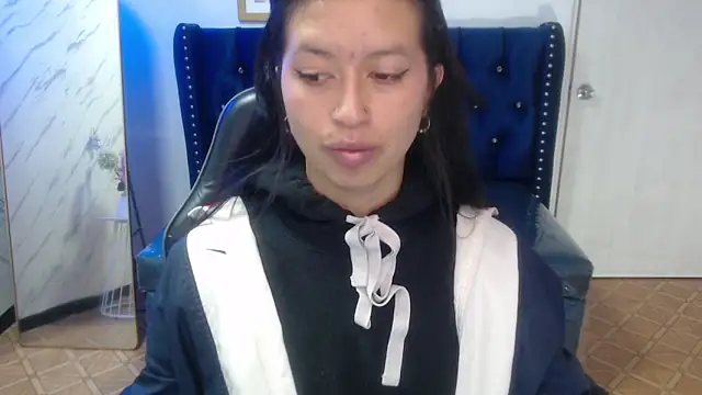 Candy Rose v online show from March 2026 01:07:02 PM