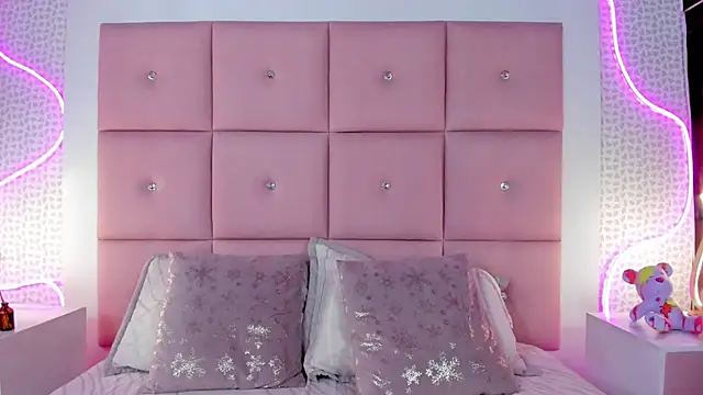 SAMMYLEWISMD online show from March 2026 03:28:01 AM