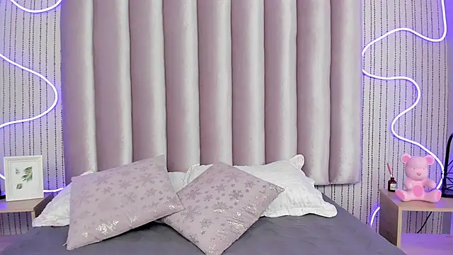 SAMMYLEWISMD online show from April 2026 03:08:02 AM