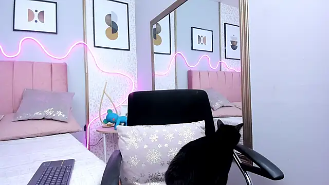 SAMMYLEWISMD online show from January 2026 07:12:01 PM