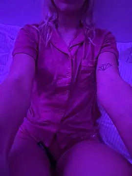 SexySkiBunny online show from January 2026 06:28:02 AM