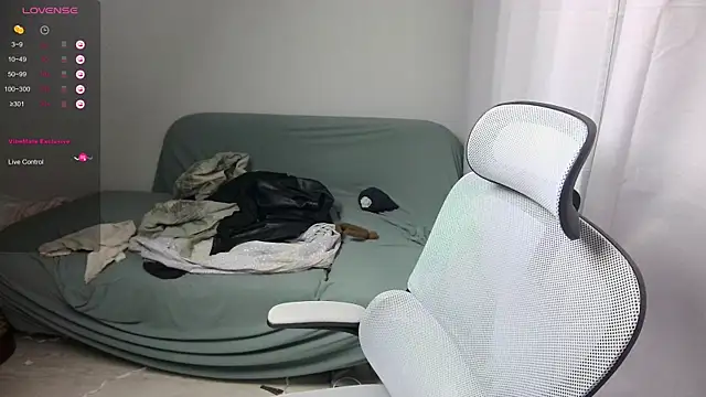 LeonBoykisser online show from February 2026 08:36:02 AM