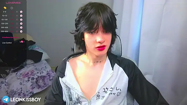 LeonBoykisser online show from March 2026 08:05:02 AM