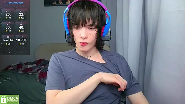 LeonBoykisser online show from May 2026 10:06:02 PM