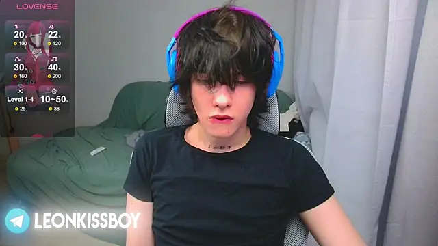 LeonBoykisser online show from April 2026 04:07:02 AM