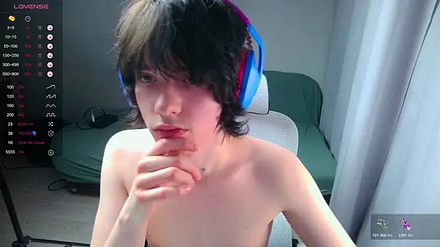 LeonBoykisser online show from March 2026 03:37:02 PM