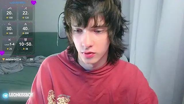 Snapshot of LeonBoykisser chatting on July 2026 10:21:02 AM LeonBoykisser online show from July 2026 10:21:02 AM
