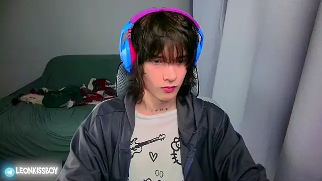 Snapshot of LeonBoykisser chatting on June 2026 02:17:02 PM LeonBoykisser online show from June 2026 02:17:02 PM