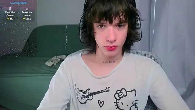 Snapshot of LeonBoykisser chatting on July 2026 12:20:02 PM LeonBoykisser online show from July 2026 12:20:02 PM