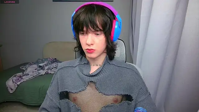LeonBoykisser online show from May 2026 04:02:02 PM