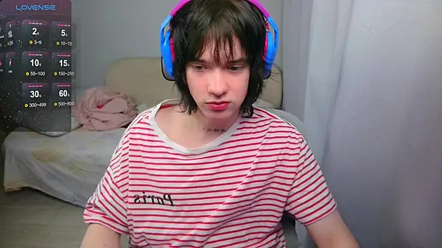 LeonBoykisser online show from May 2026 04:57:01 PM
