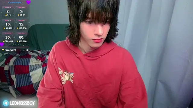 Snapshot of LeonBoykisser chatting on June 2026 10:54:02 AM LeonBoykisser online show from June 2026 10:54:02 AM