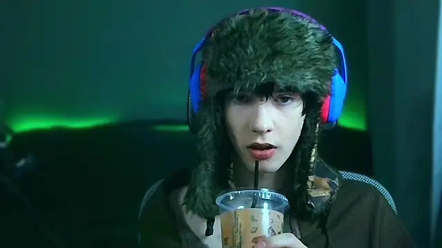 LeonBoykisser online show from January 2026 04:43:01 PM