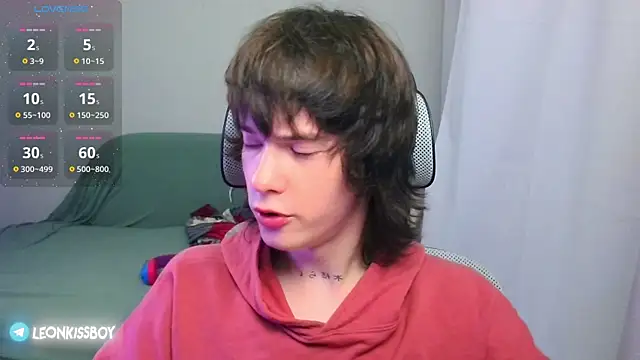 Snapshot of LeonBoykisser chatting on July 2026 05:47:01 AM LeonBoykisser online show from July 2026 05:47:01 AM