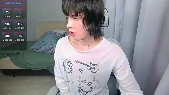LeonBoykisser online show from May 2026 10:51:02 AM